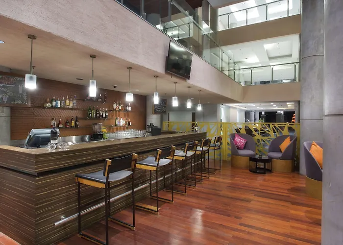 ホテル ヒルトン ガーデン バリ ングラライ エアポート